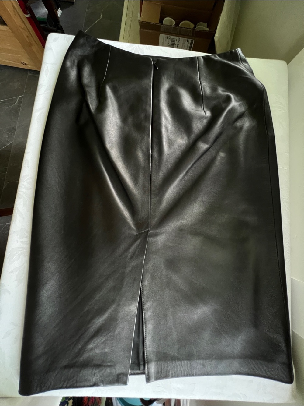 Holt Renfrew Black Leather Pencil Skirt 28” waist - Picture 8 of 11